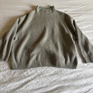 Light Grey Oversized Mock Neck GAP Sweater Size Medium